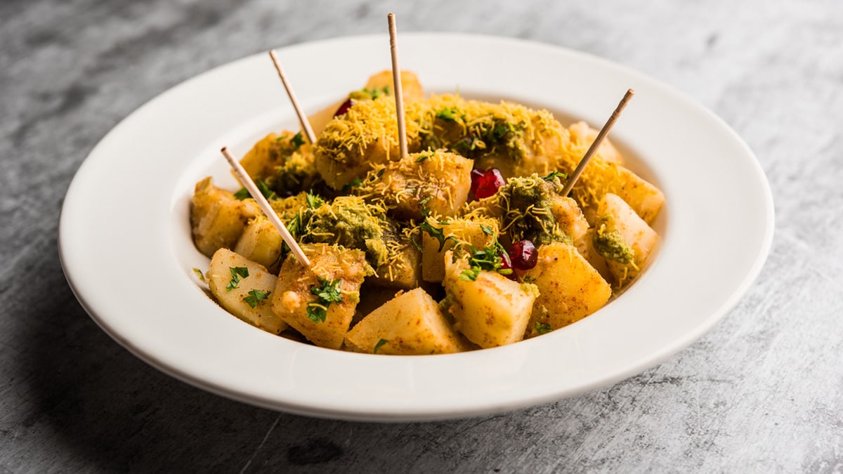 a7e6b32 aloo Move Over Fried Aloo Chaat, Taste The Goodness Of This Healthy Aloo Paneer Chaat