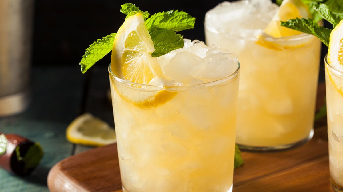 Throwing A Party? This Last-Minute Cocktail Will Save The Day