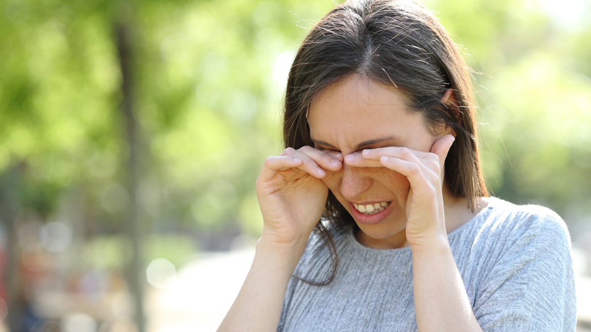 Conjunctivitis Got You Down? Try These Expert-Recommended Foods For Relief