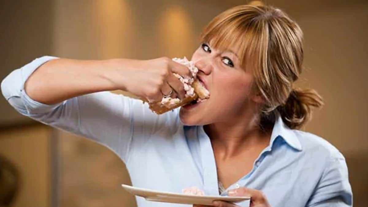 Overeating, No More! Expert Shares A Quick Hack To Control Your Portions