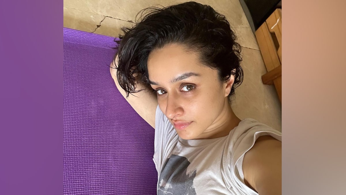 44015a3 shraddha How A Fan Page Turned Shraddha Kapoor's Yoga Post Into A Foodie Blast