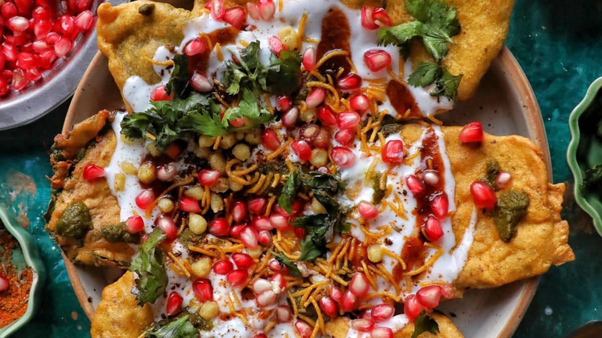 Craving A Tasty Unique Snack? Check Out These Lip-Smacking Palak Patta Chaat Bites